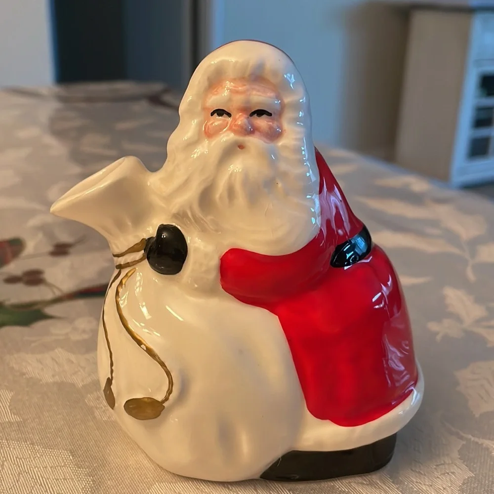 Christmas Sugar and Creamer Fine Ceramic Set.